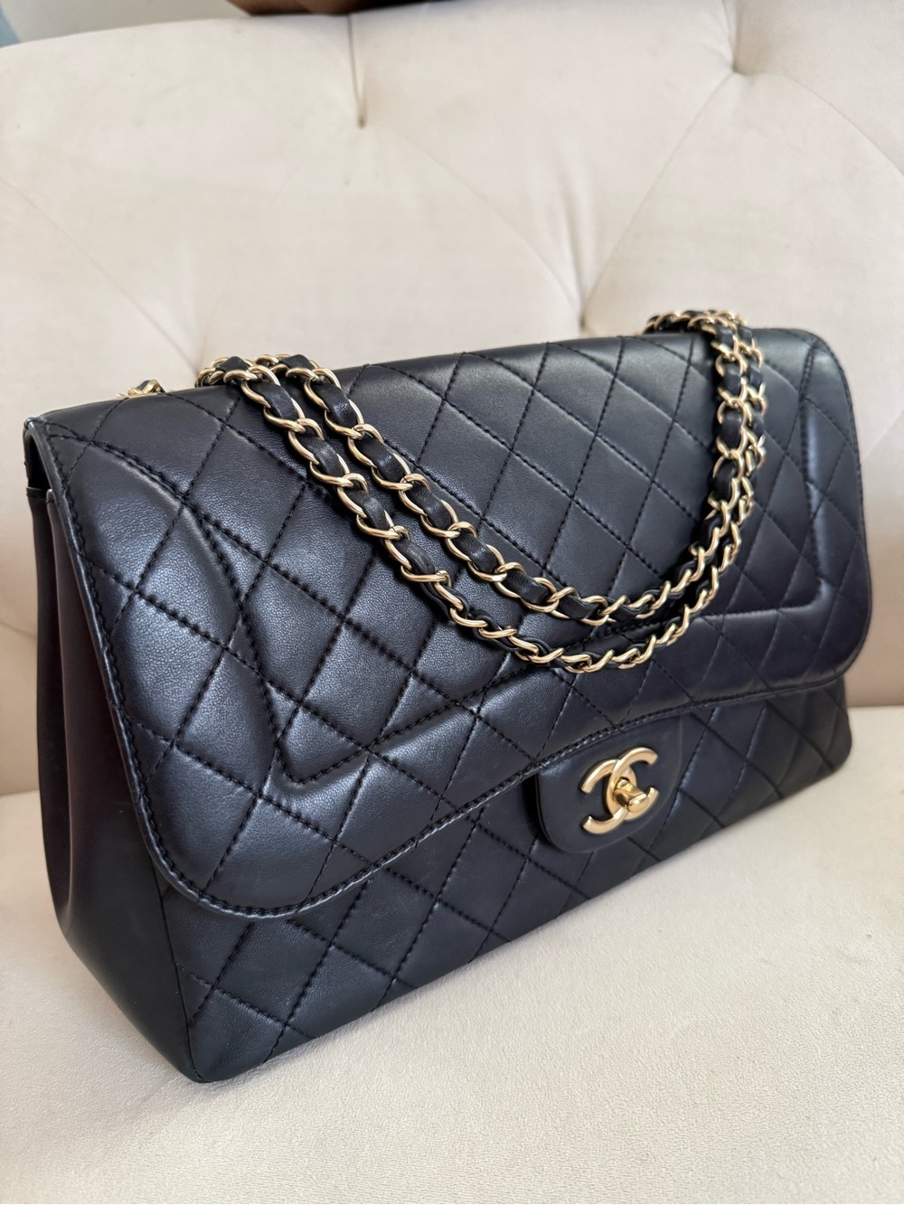 Chanel Quilted Lambskin Mademoiselle Chic Flap Jumbo Size Black Gold hardware - Picture 2 of 14